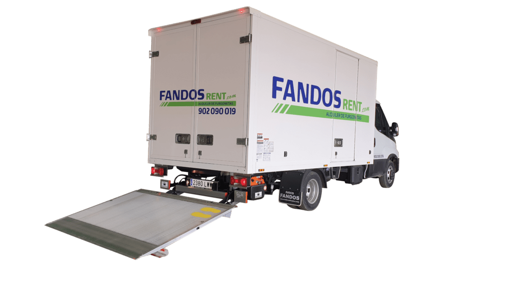 Trampilla elevadora en furgoneta paquetera 20m3