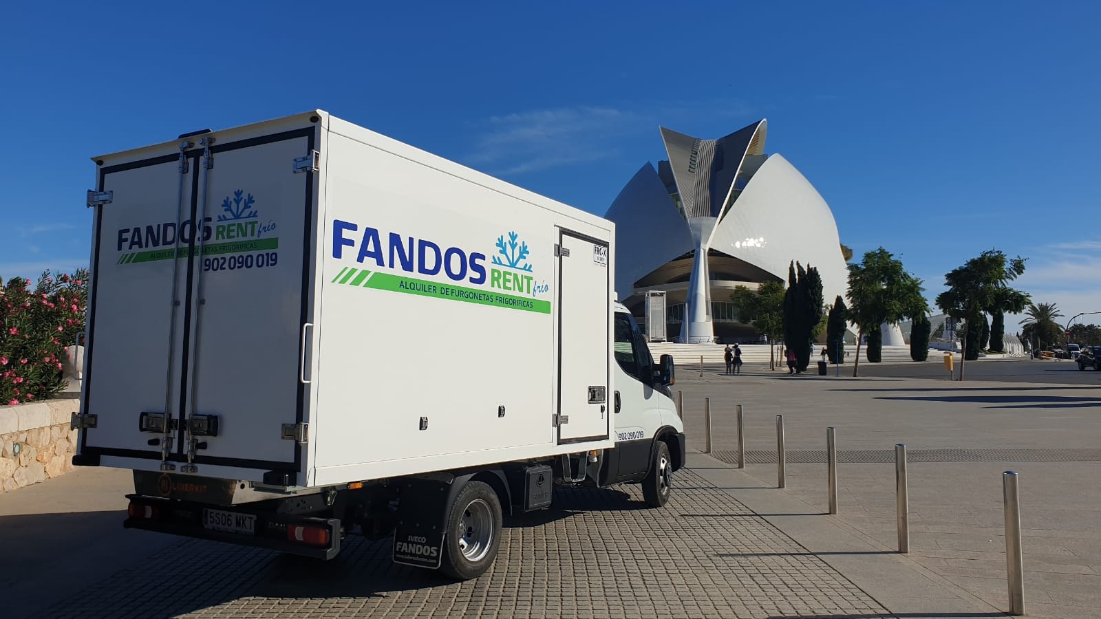 Alquiler de furgonetas refrigeradas en Teruel o Valencia