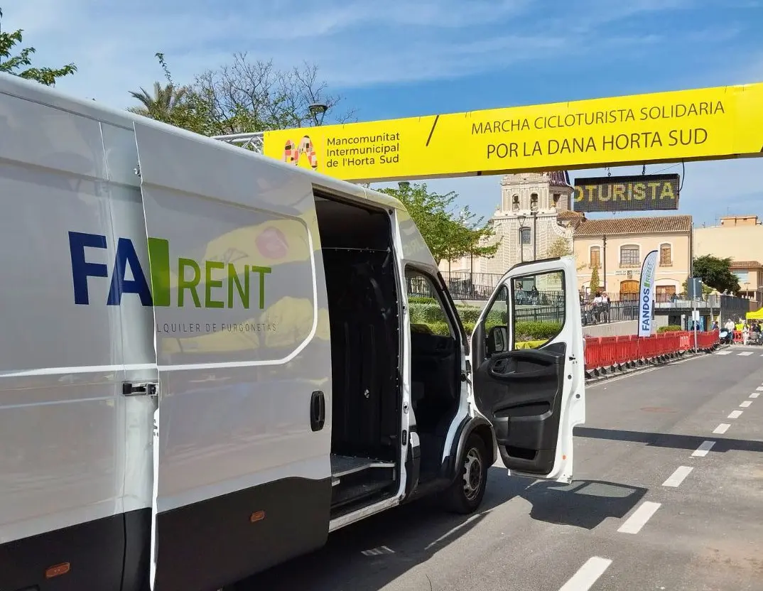 Alquiler furgoneta transporte cicloturista