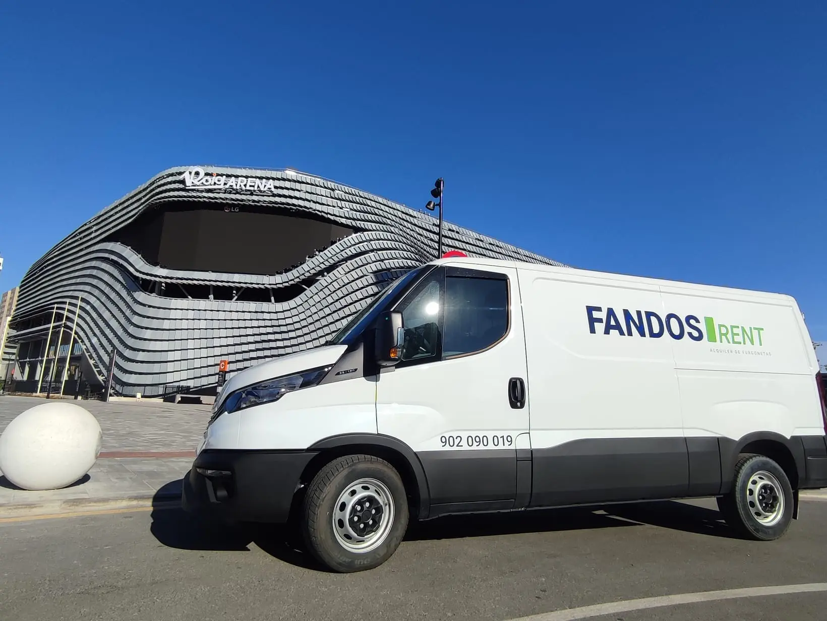 Alquiler de furgonetas en Valencia para conciertos y eventos en Roig Arena
