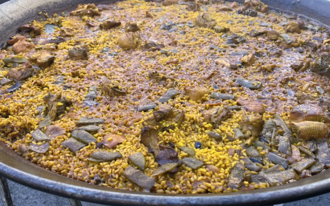 Día Mundial de la Paella: cómo FANDOS Rent te ayuda a celebrar con la mejor logística