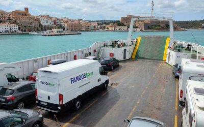 Restricciones de coches en Menorca: Cómo viajar en furgoneta desde la península